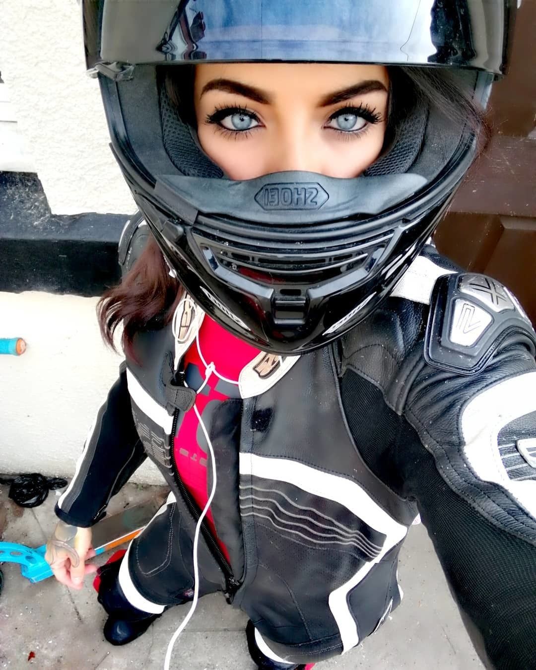 675_madds #mototeka #motorcycle #moto #motoдевушка #bikeride #bikelife #follow #followme #repost #girl #ride. Motorbike girl, Motorcycle girl, Motorcycle women