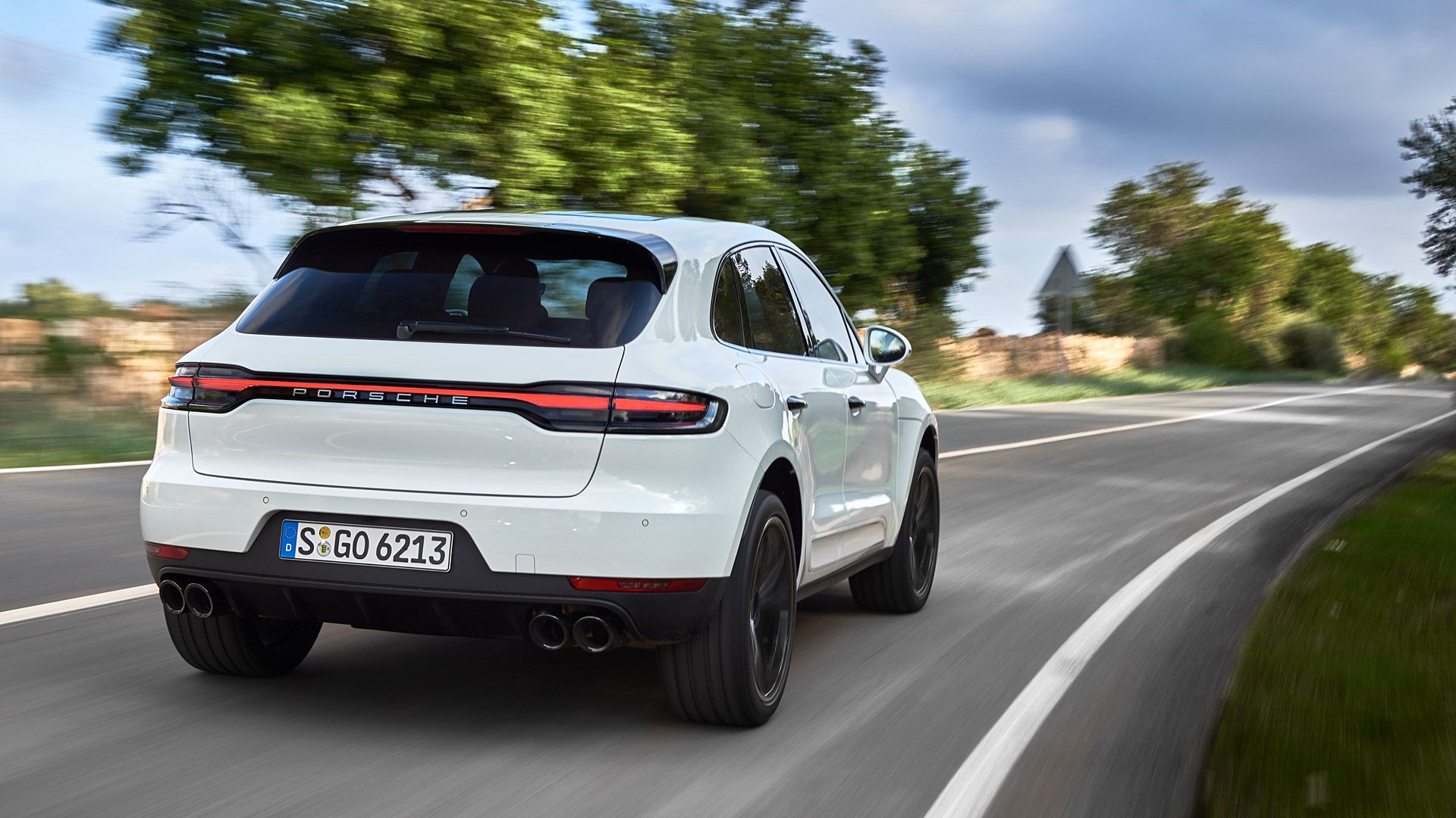 Porsche Macan Wallpaper