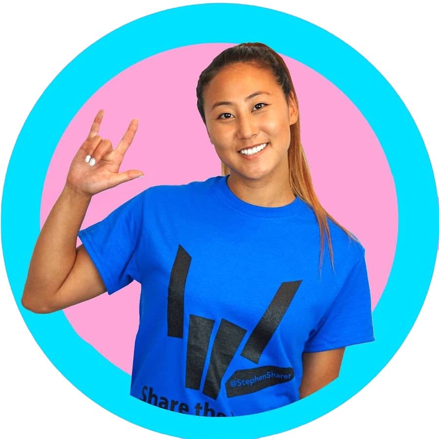 What is Lizzy Sharer's real name? Is she married? Age, Family