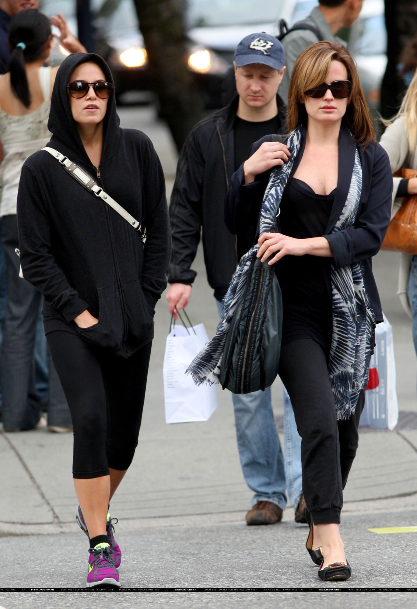 Nikki and Elizabeth in Vancouver Reaser Photo