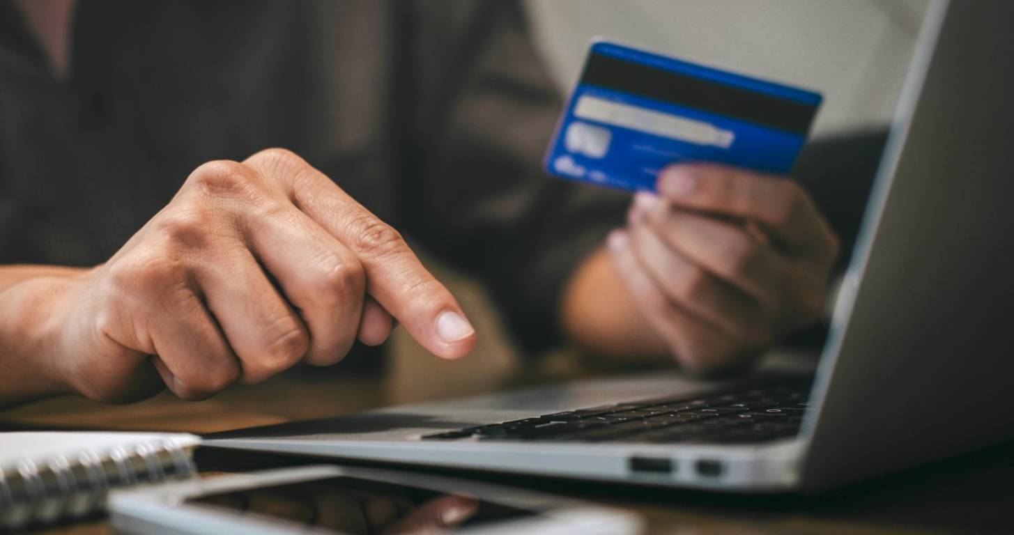 Simple Ways to Earn Cash Back on a Debit Card