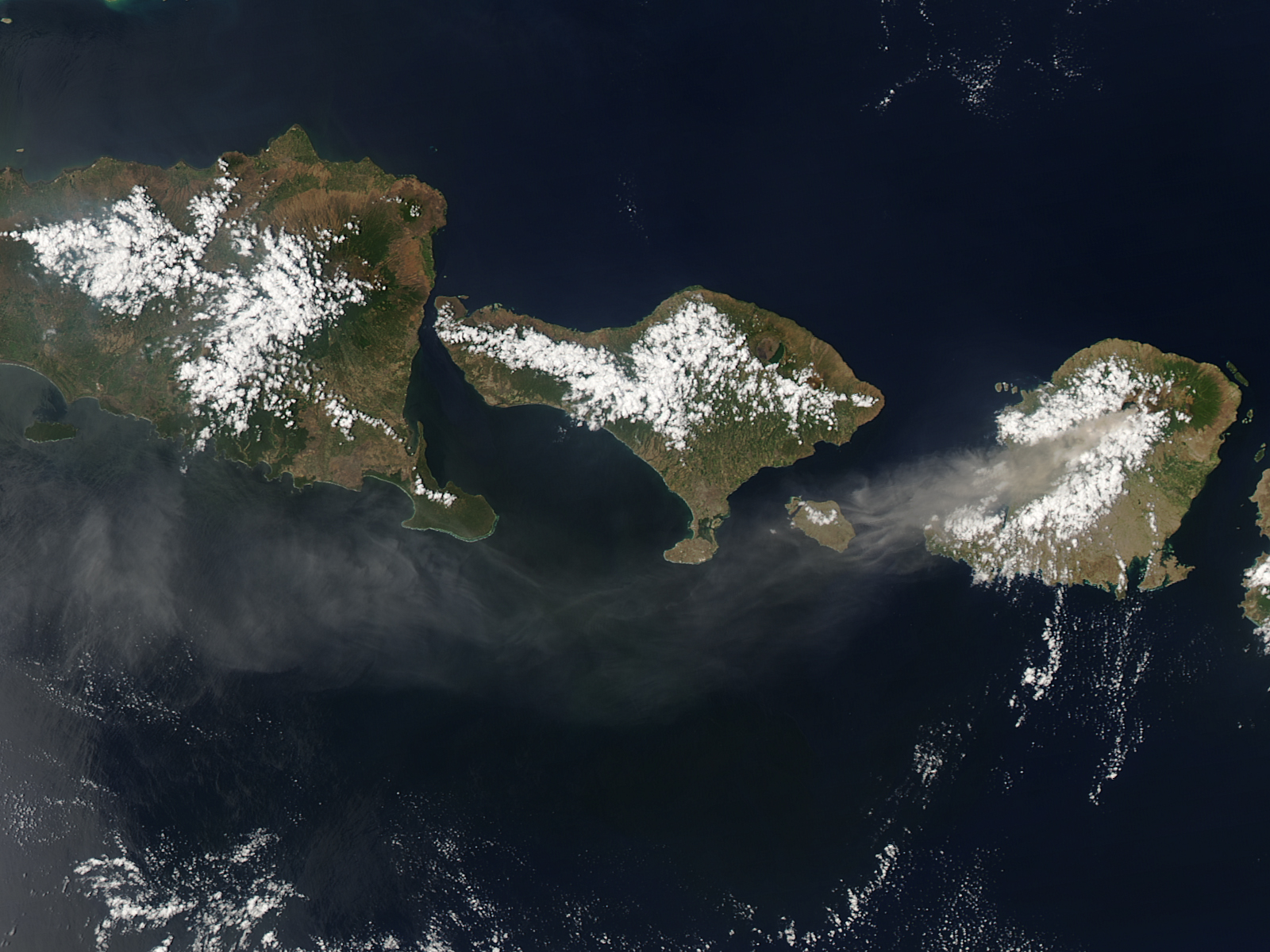 Eruption of Mount Rinjani, Indonesia