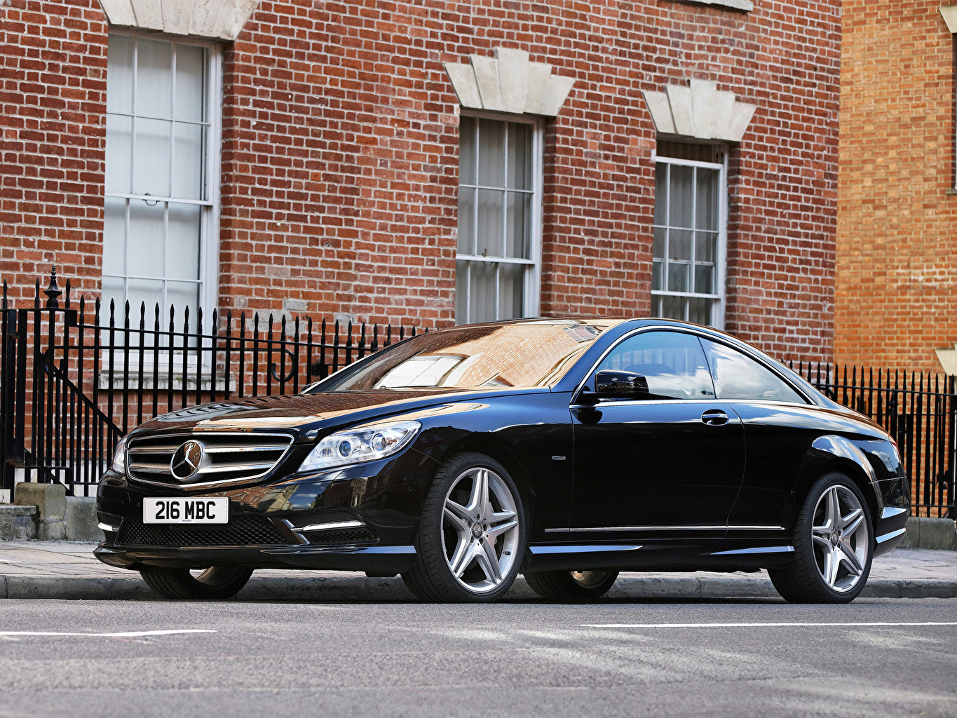 1365x1024 mercedes benz cl500 wallpaper