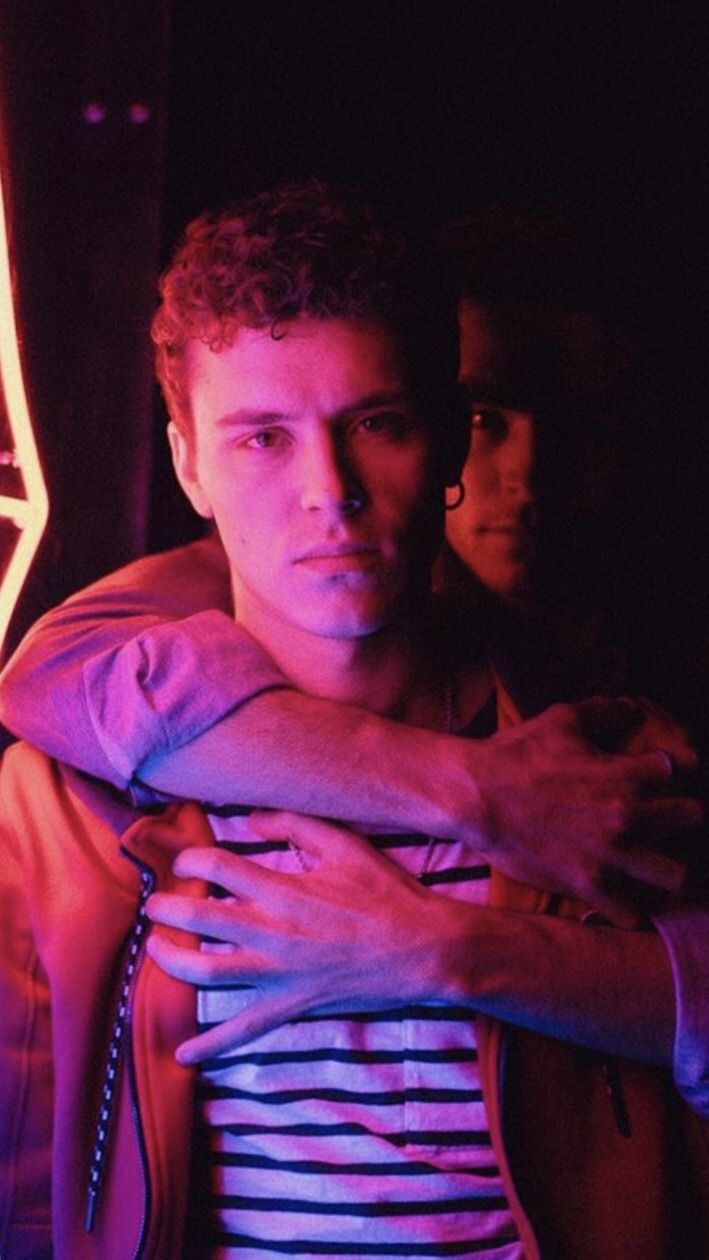 Aron Piper's wallpaper♡ like and reblog if u save. Arón piper, Ander élite, Elite squad