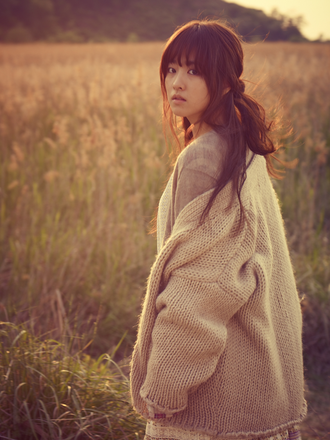 Added new stills for the upcoming Korean movie 'A Werewolf Boy' HanCinema