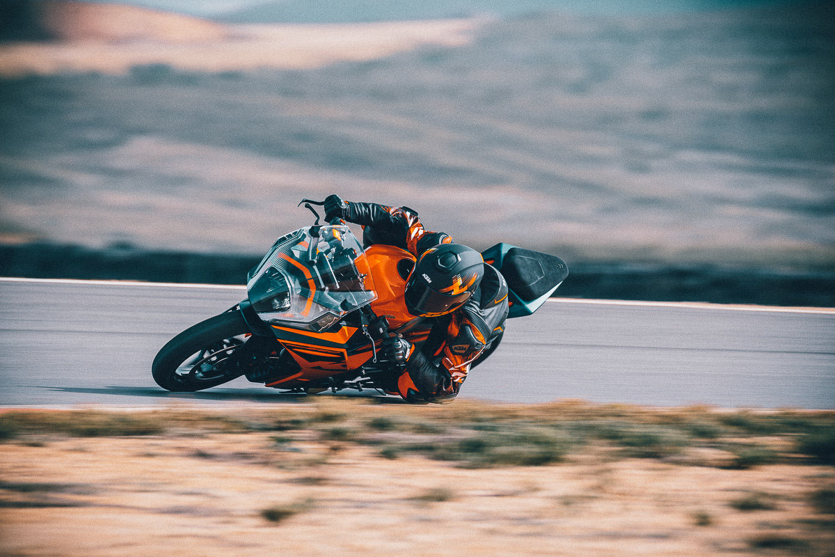 2022 KTM RC 390 First Look (21 Fast Facts: Track and Street Motorcycle)