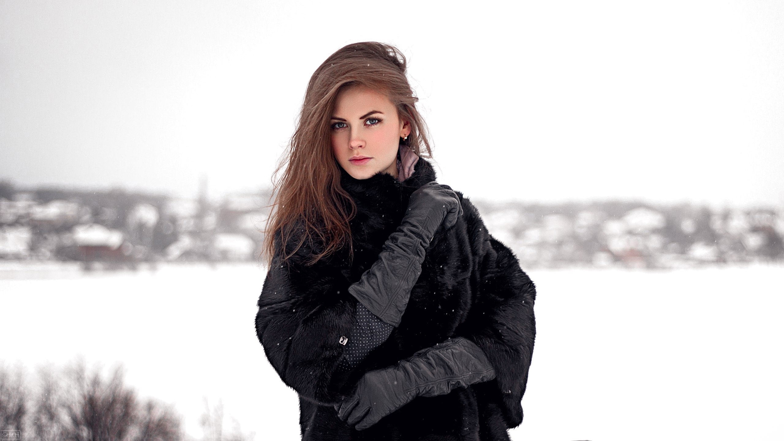 Wallpaper, snow, winter, cold, model, women outdoors, long hair, portrait 2560x1441