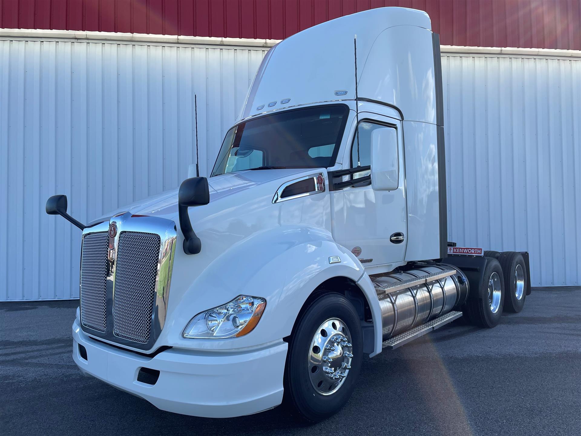 Kenworth T680 Semi Trucks in Troy, IL