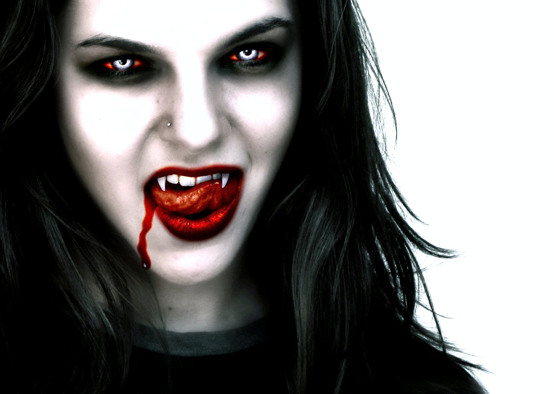 Girl Vampire Wallpaper