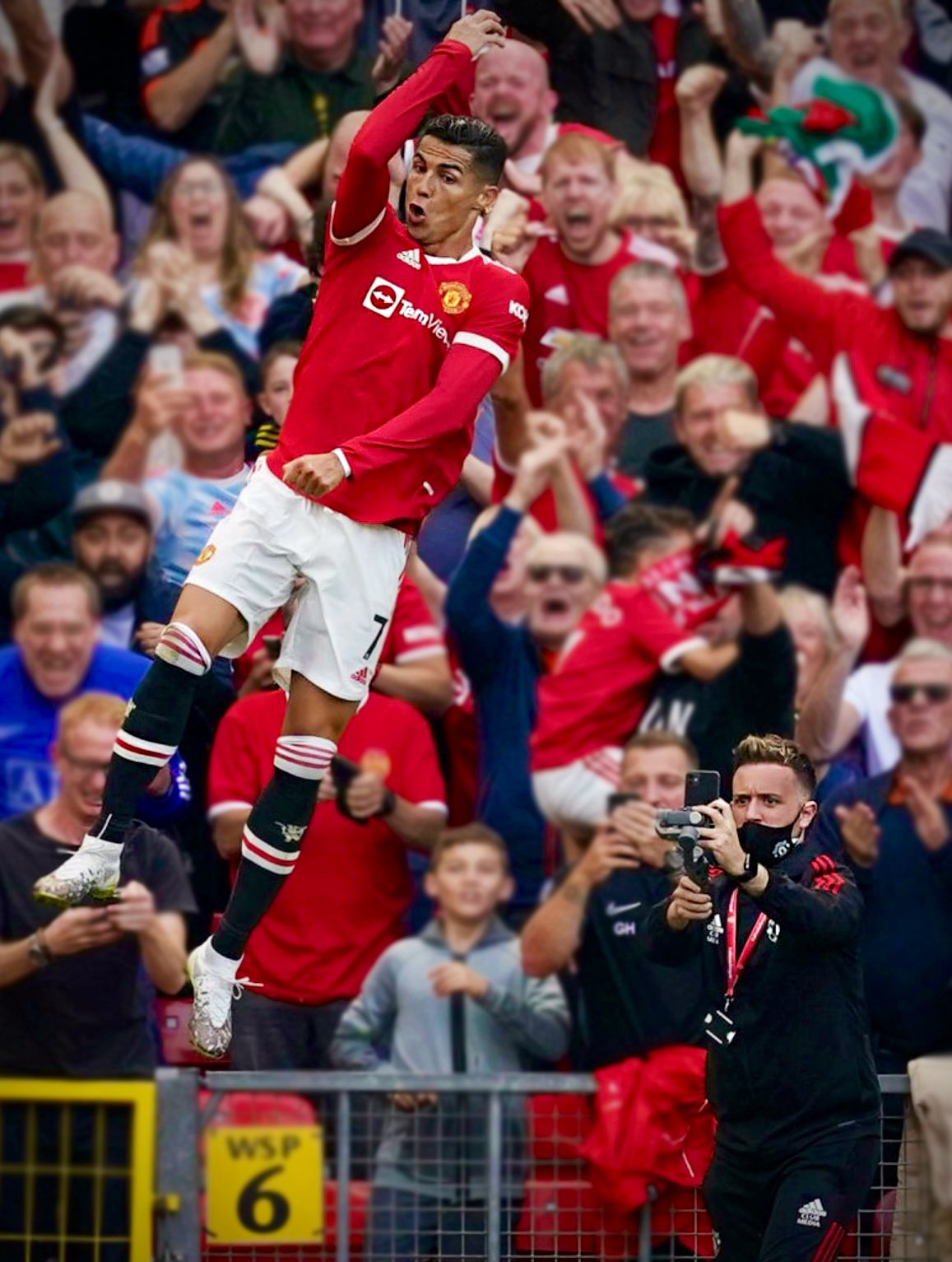 Cristiano Ronaldo Man Utd 2021 HD wallpaper