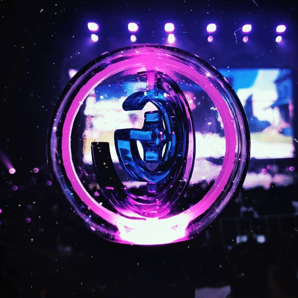 GFriend Part [PHOTO][Instagram] Likeittakeitlab (bam Bong Designer) With 'night Sky Lightstick' At #GFRIEND #Go_Go_GFRIEND! #GGG In Seoul Source