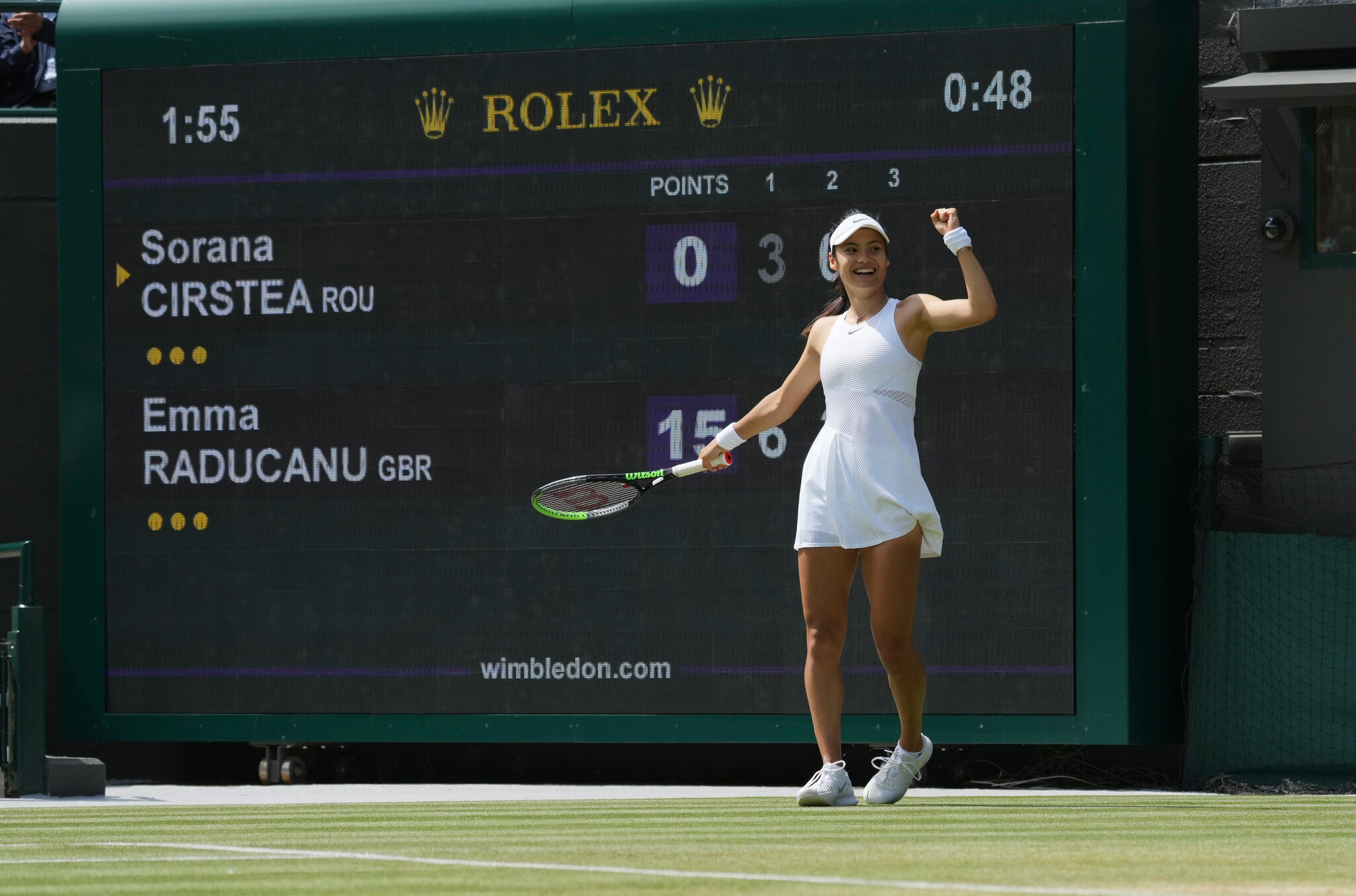 Wimbledon, and British Tennis Fans, See a Rising Star in Emma Raducanu