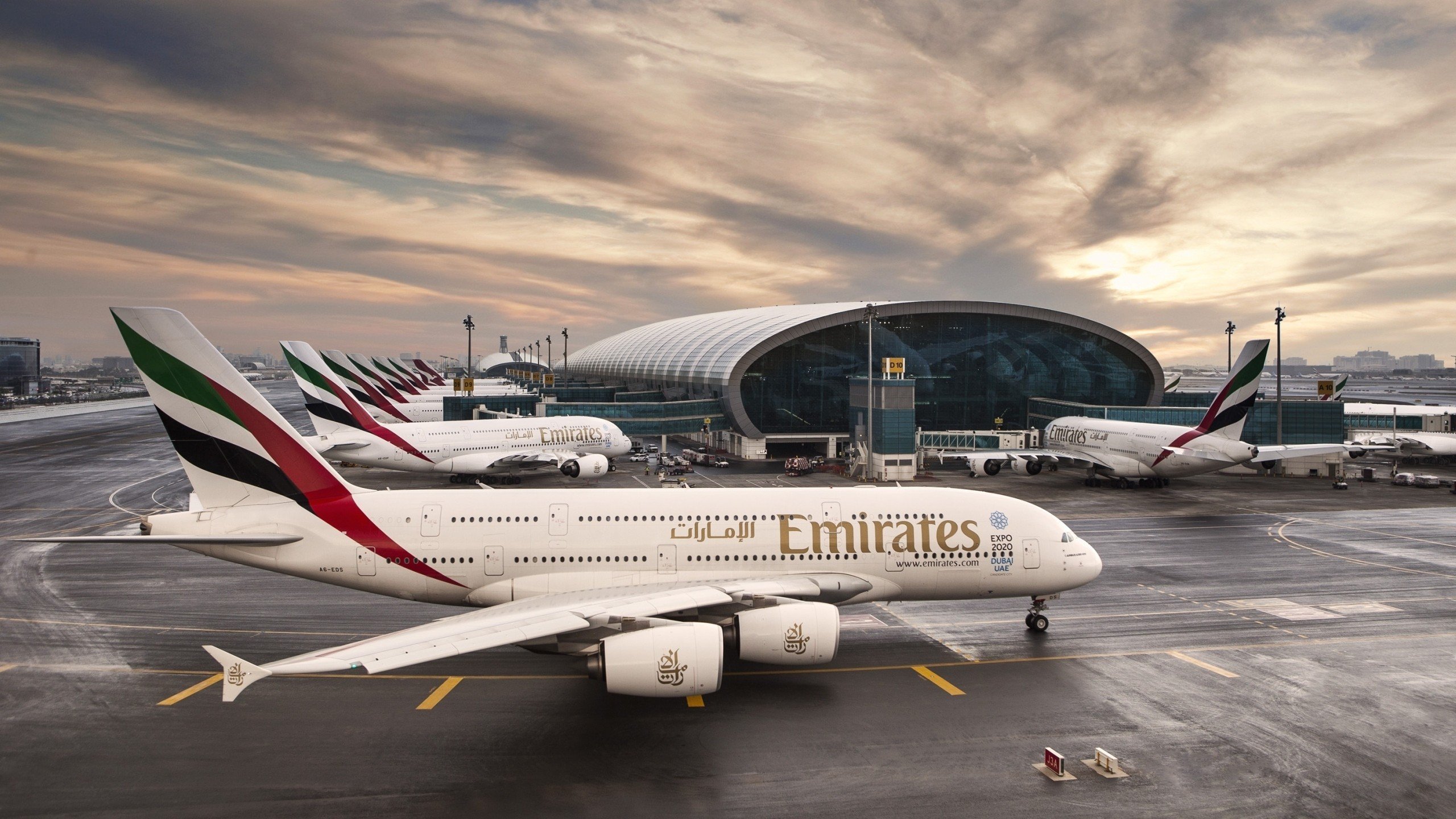 Wallpaper, 2560x1440 px, A380, Airbus, airplane, airport, Dubai International Airport, passenger aircraft 2560x1440