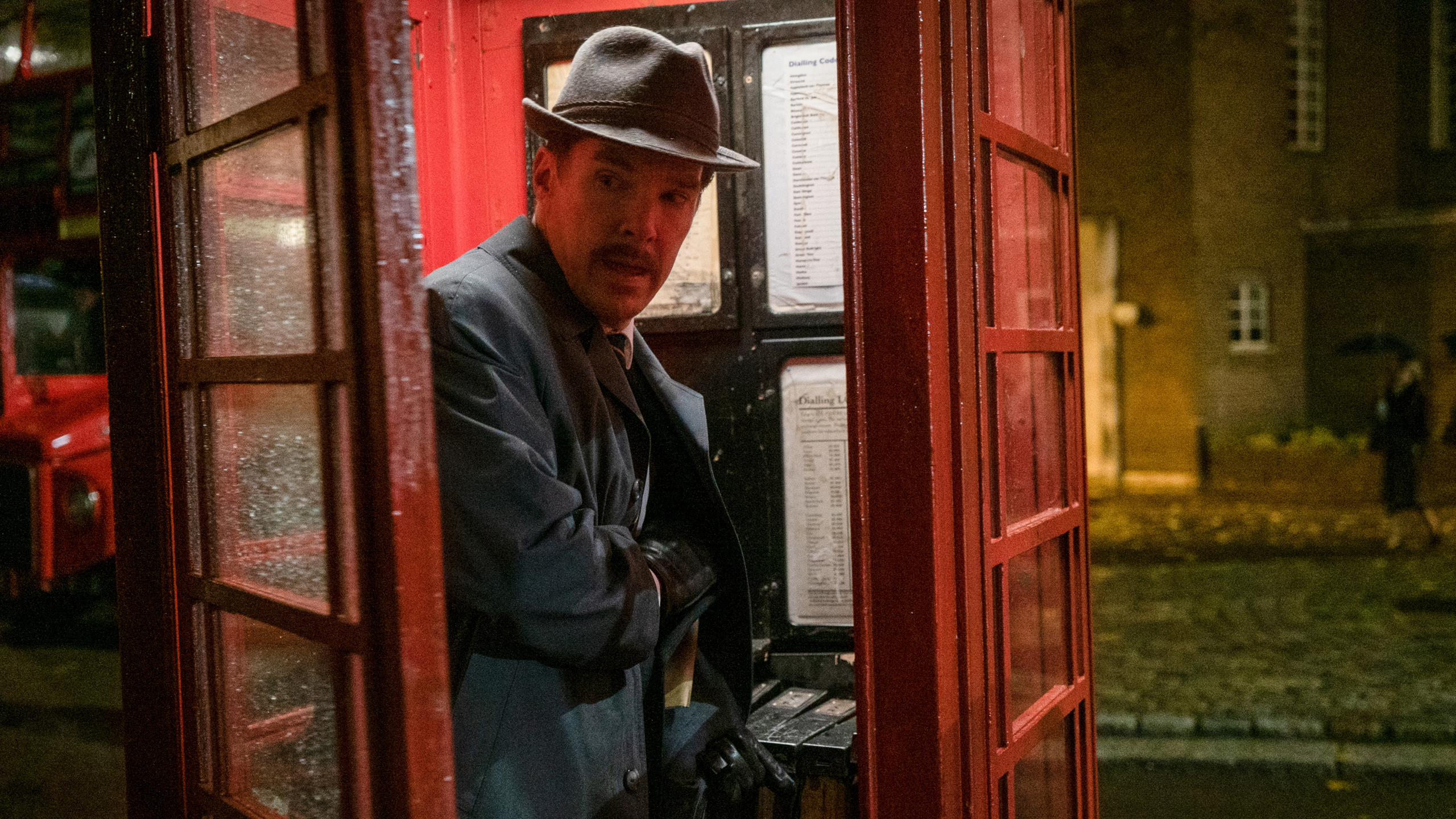 Benedict Cumberbatch Greville Wynne Inside Phone Booth HD The Courier Wallpaper