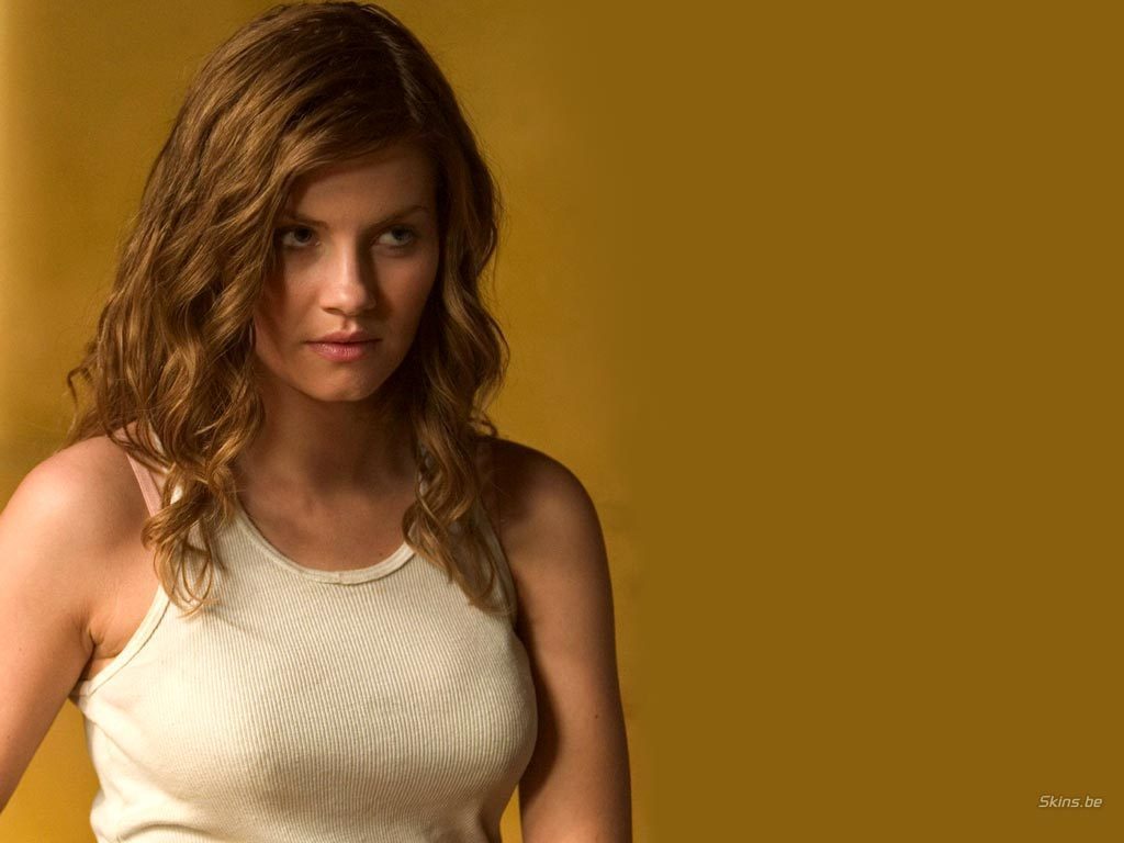 Carly of wax Wallpaper