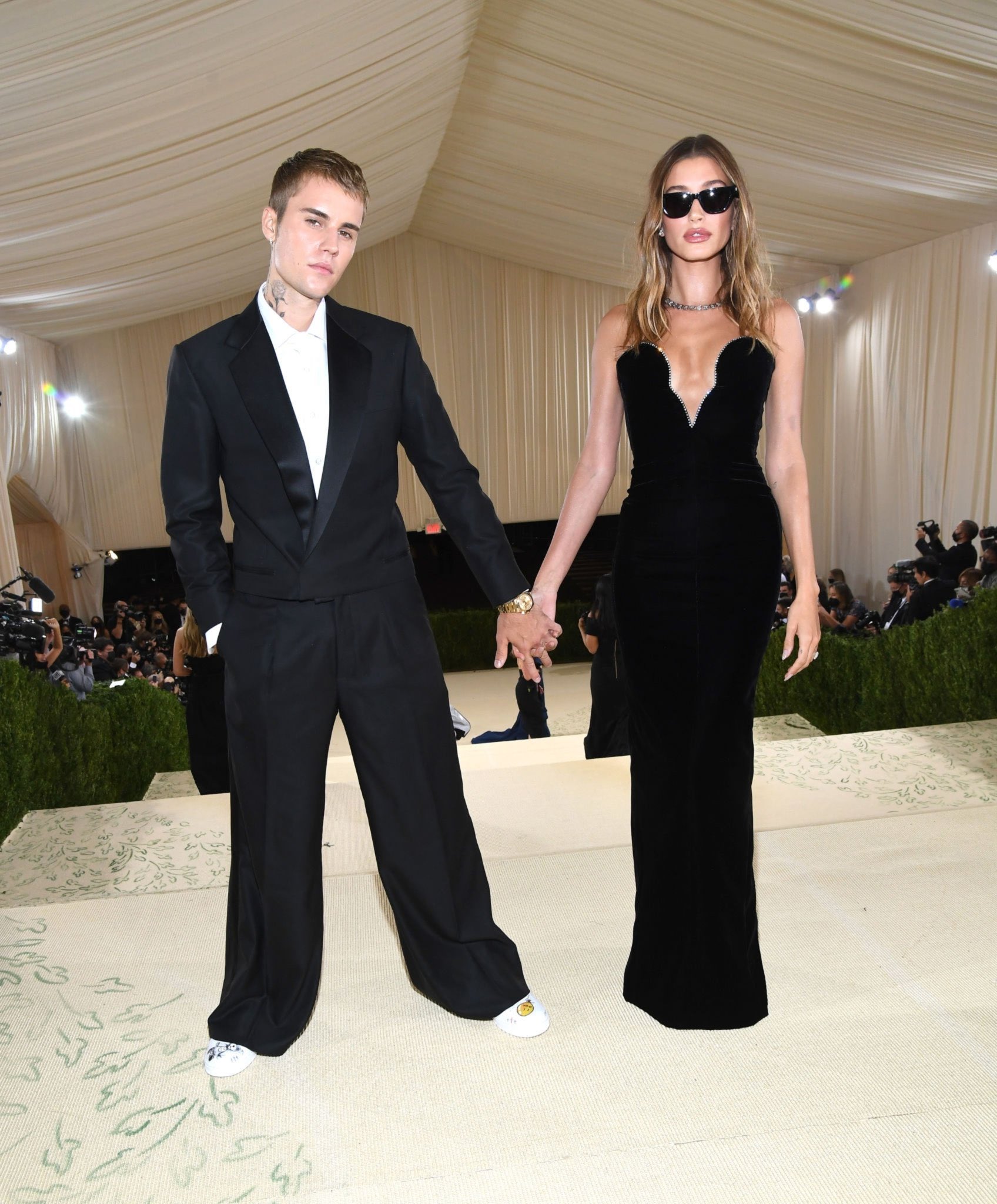 High-Quality Body As Masterpiece: Nipples, Skeletons And Tattoos Dominate At Record-breaking Met Gala Wallpaper in HD High-Quality Body As Masterpiece: Nipples, Skeletons And Tattoos Dominate At Record-breaking Met Gala Wallpaper in HD