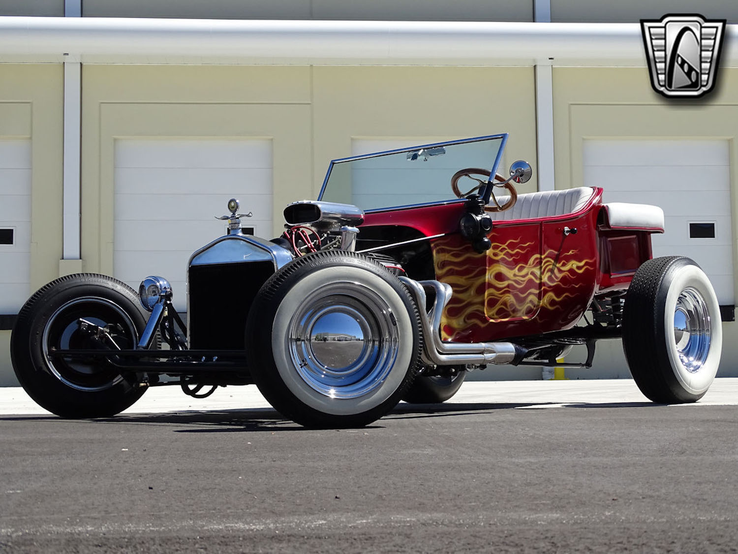 Ford T Bucket Roadster Has A 289 V8 And Flames: Video