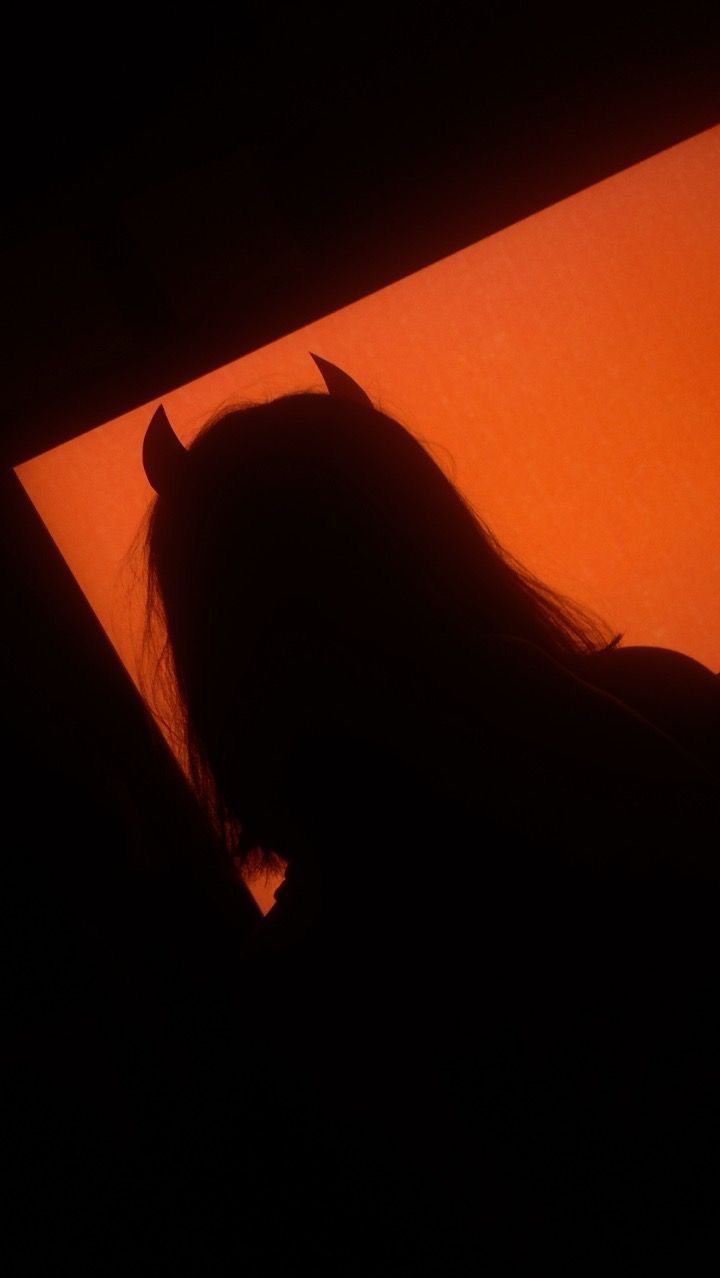 Orange Aesthetic Girl Wallpaper