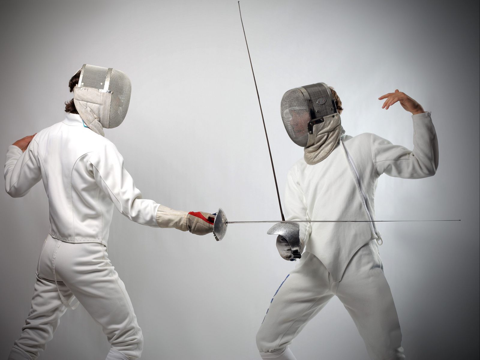 Download wallpaper 1600x1200 fencing, sports, white background standard 4:3 HD background