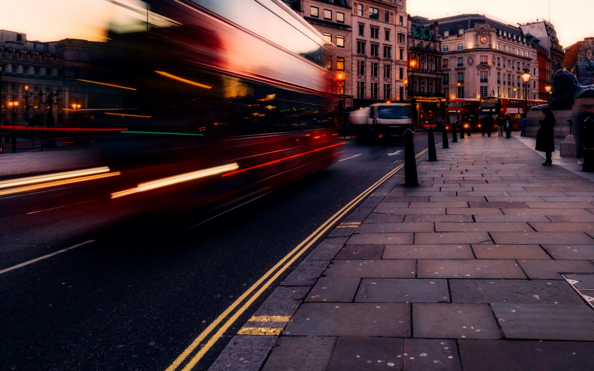 Desktop Wallpaper Trafalgar Square, City, Street, London, Motion Blur, HD Image, Picture, Background, C62351