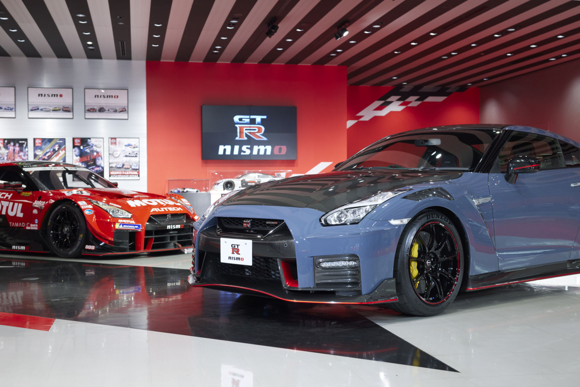 2022 Nissan GT R Nismo Gets A Special Paint Job And Some More Carbon