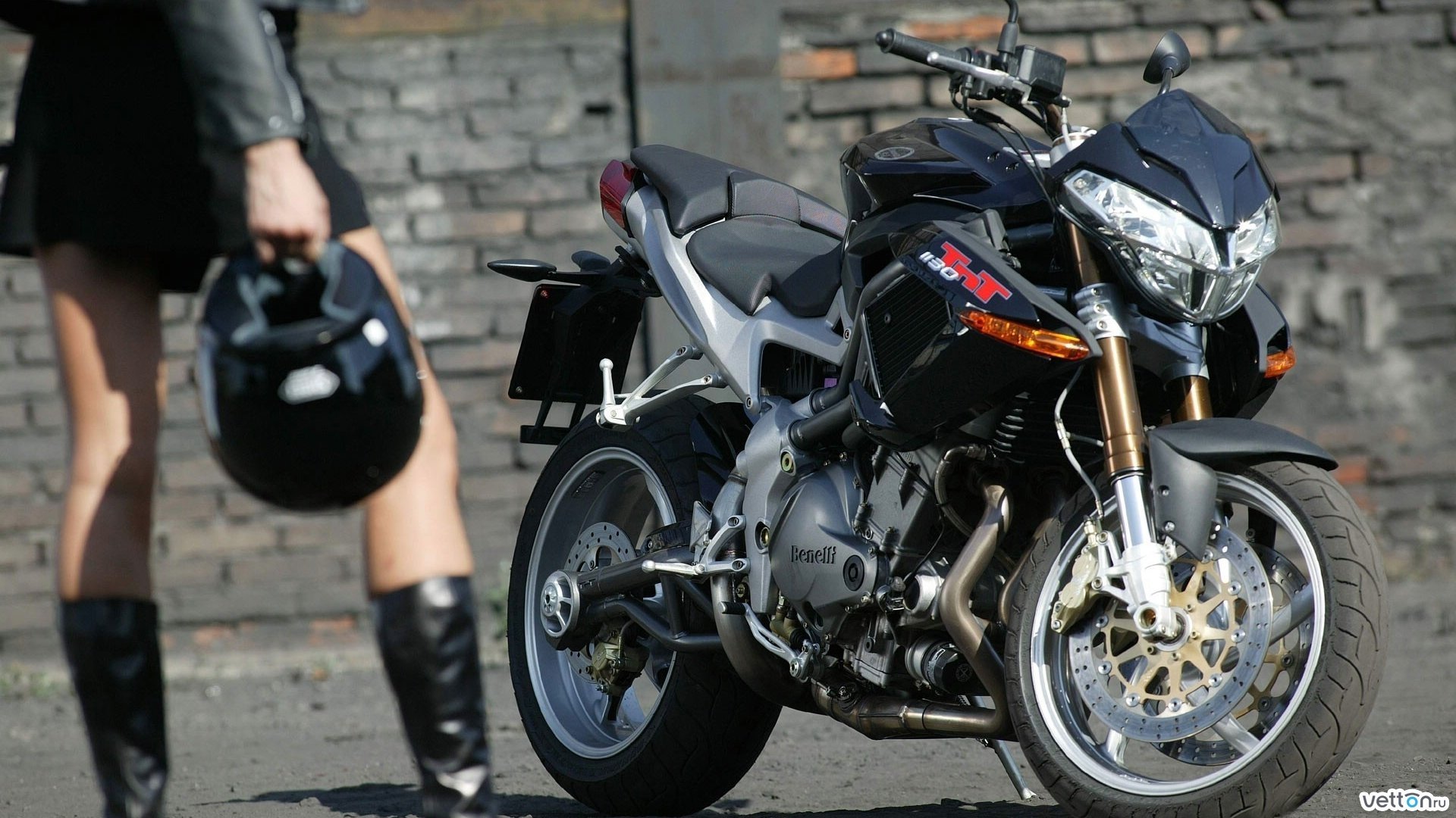 Download Vehicle Benelli TnT HD Wallpaper