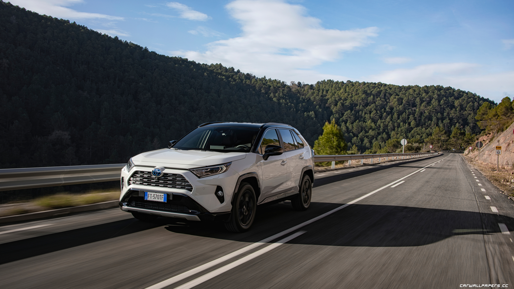 Toyota RAV4 Hybrid 2020 Full HD Wallpaper