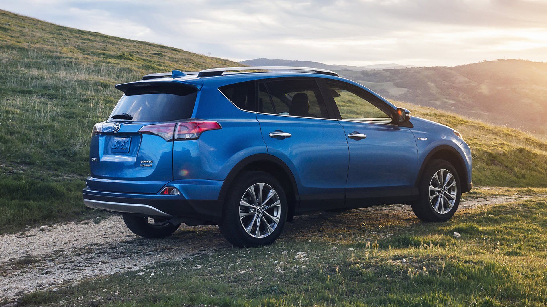 Toyota RAV4 Hybrid HD Wallpaper