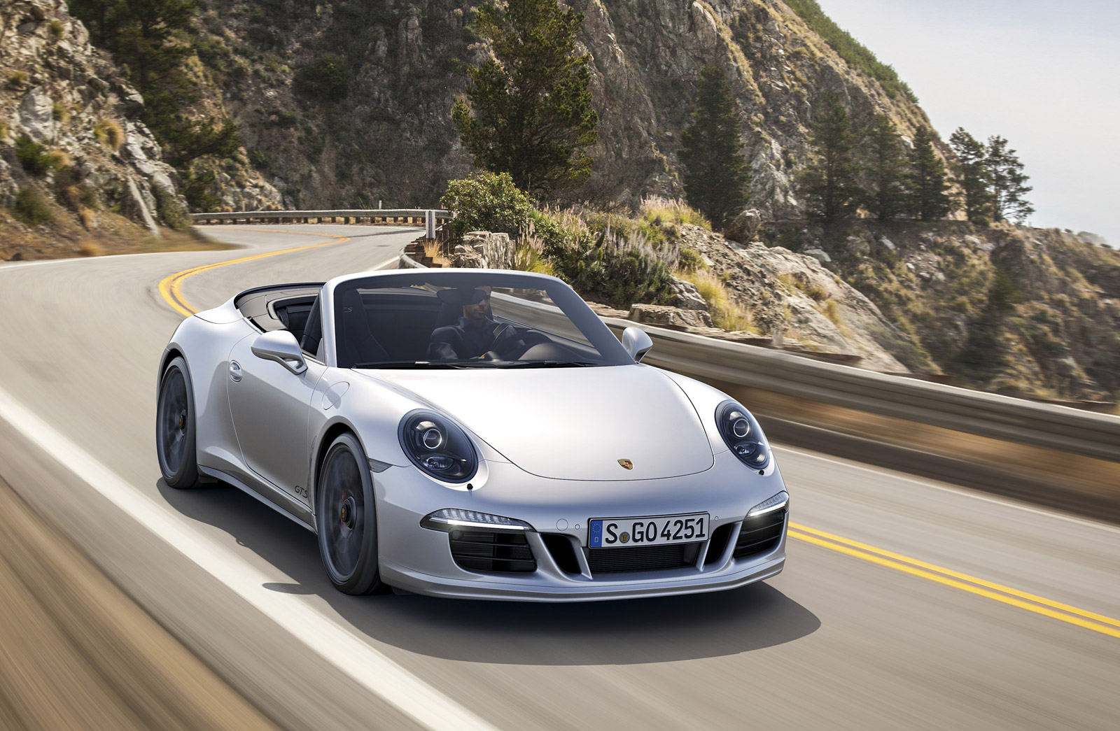 Porsche 911 Carrera GTS Revealed