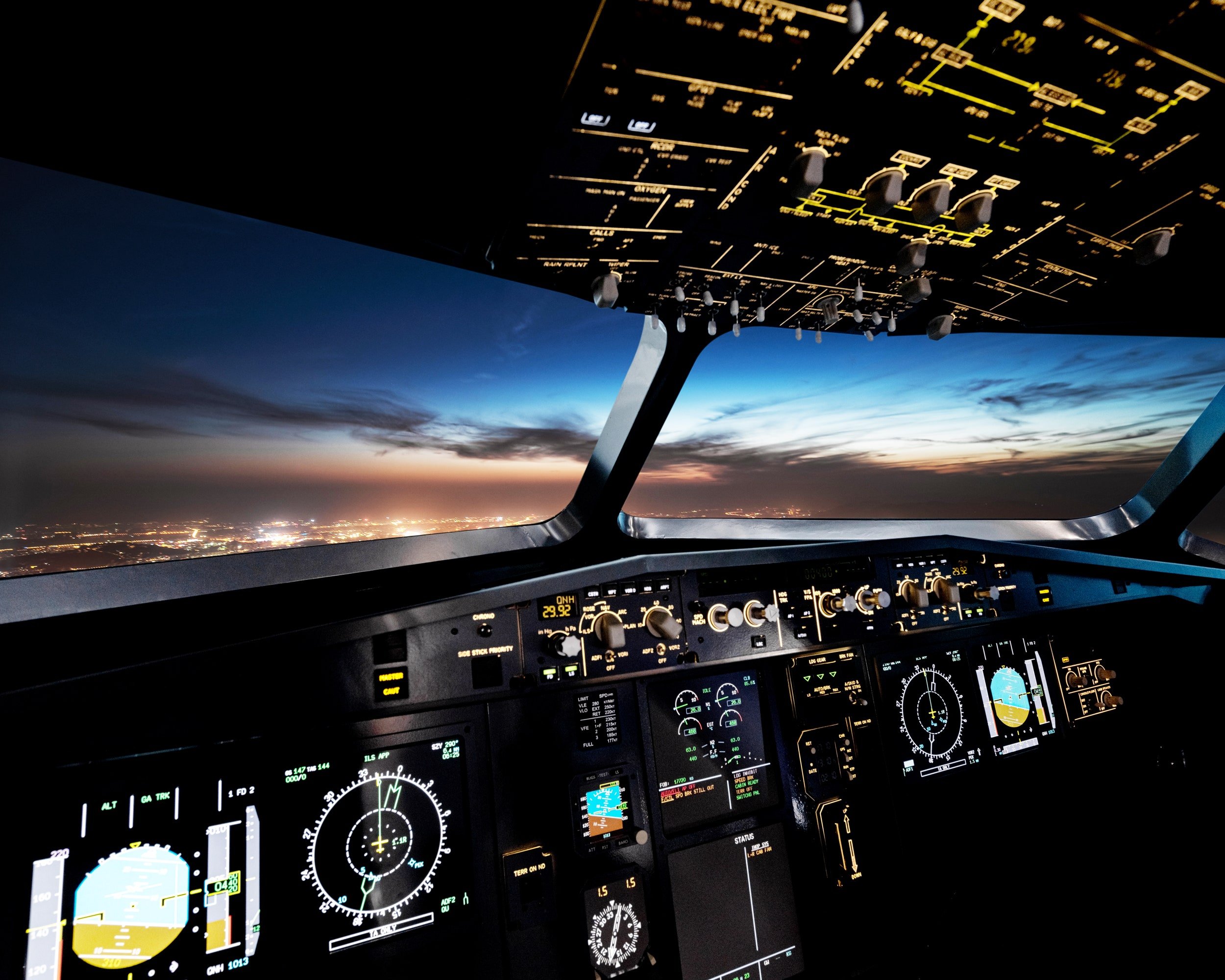 Boeing 737 Cockpit