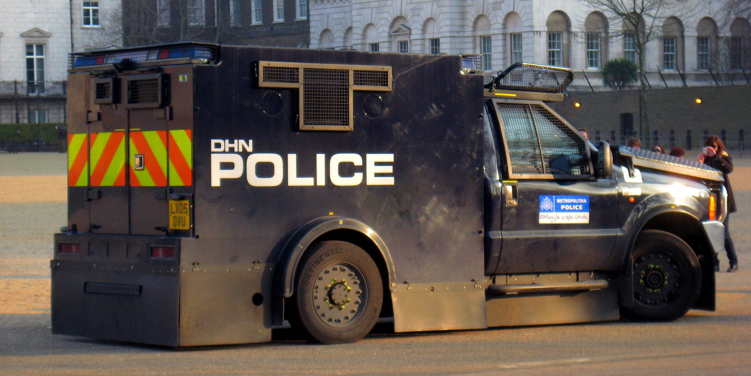Metropolitan Police Service police armoured truck. Police cars, British police cars, Police truck