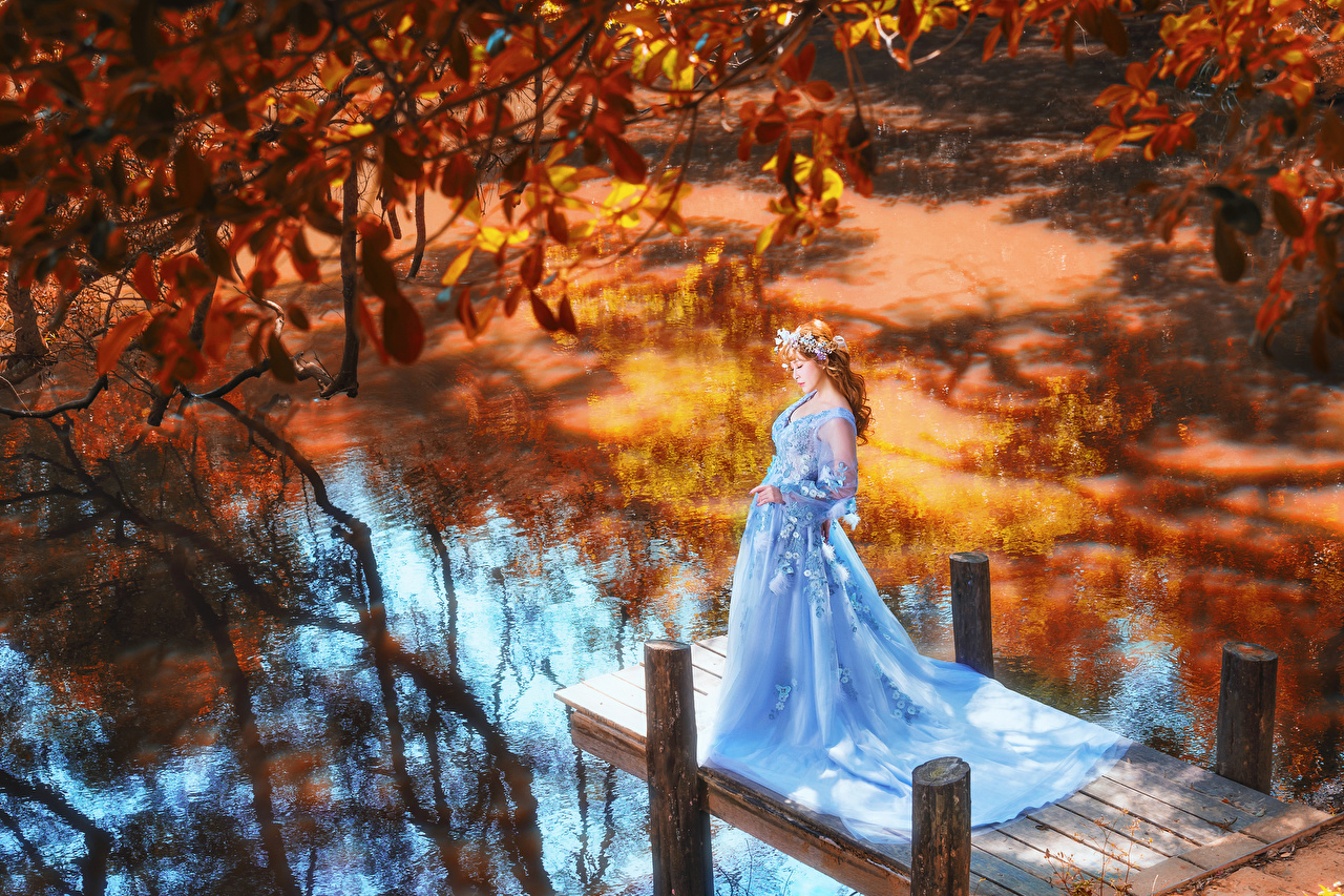 Wallpaper Autumn Wreath female Asiatic Berth frock