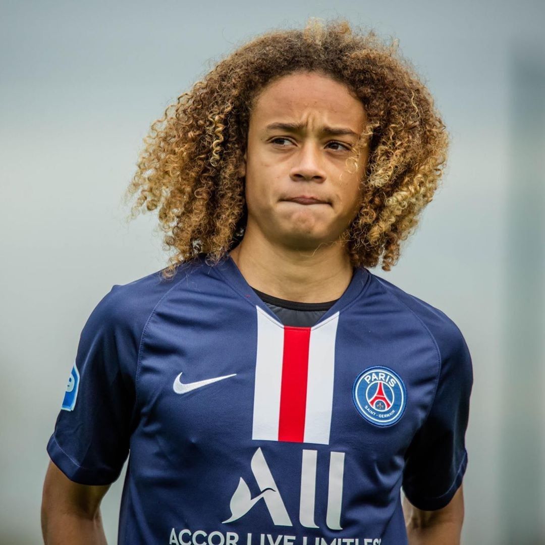 Épinglé par Tree sur Xavi Simons. Joueur de football, Footballeur, Football