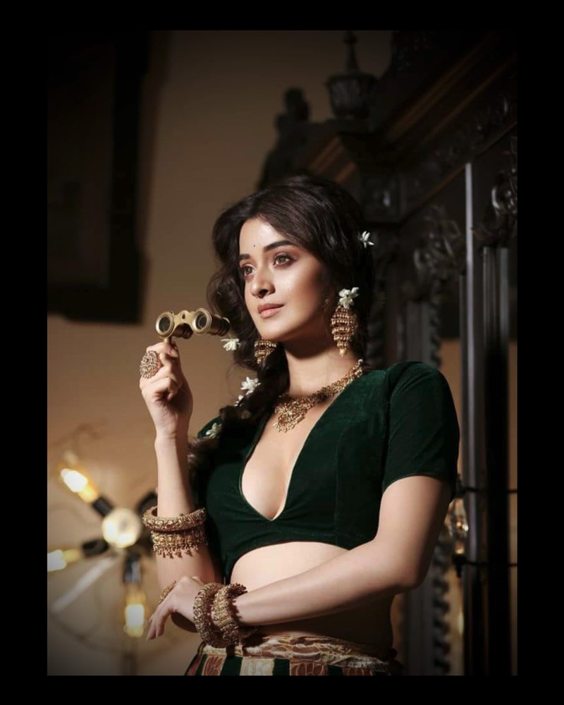 Darshana Banik Photo [HD]: Latest Image, Picture, Stills of Darshana Banik