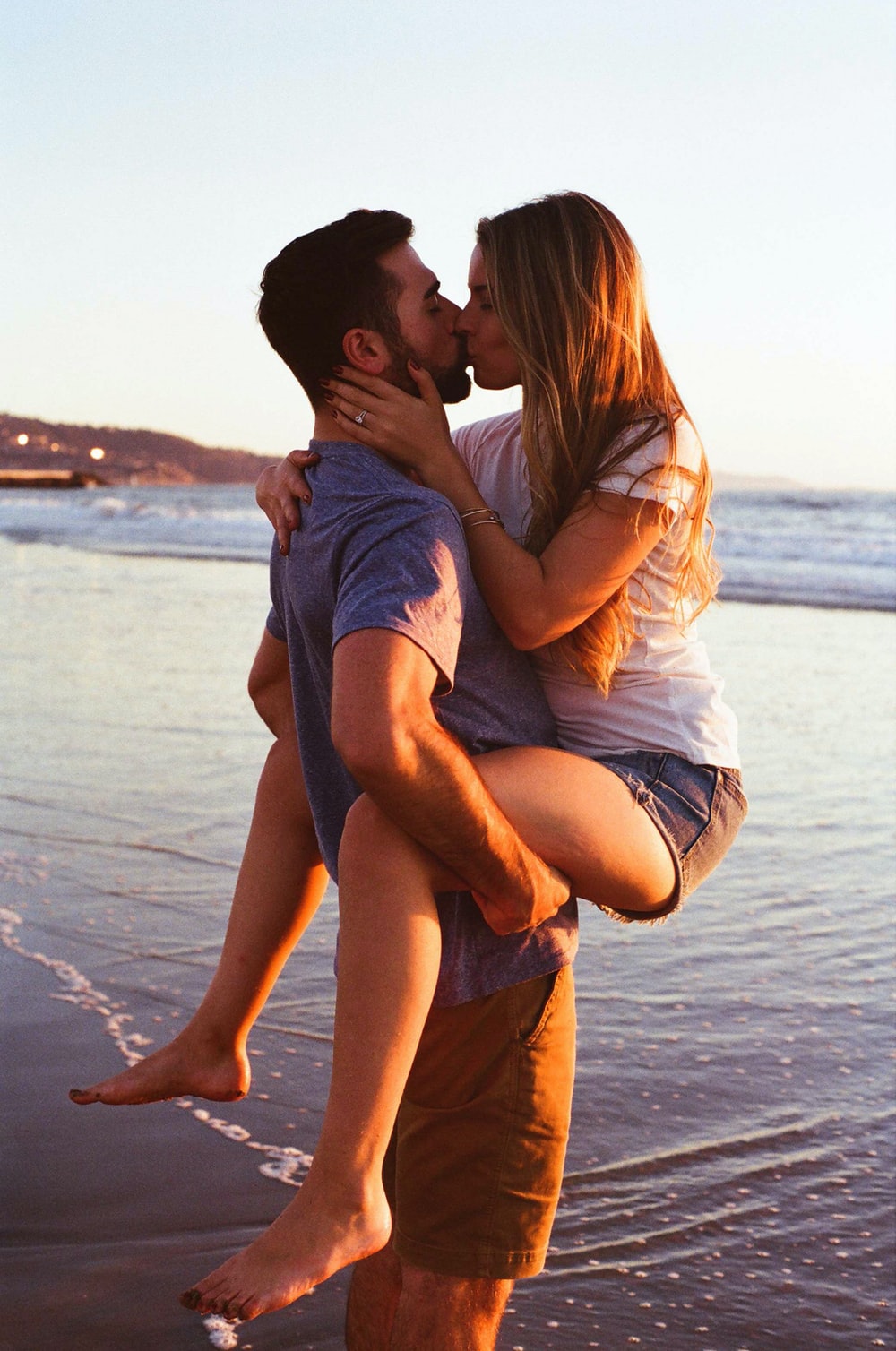 Make Out Picture. Download Free Image