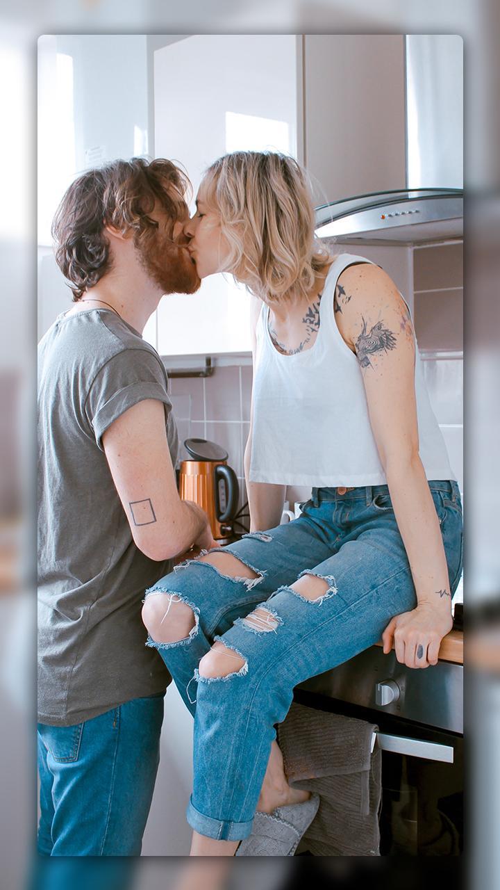 Kissing Wallpaper- Hot Couple Kissing Photo for Android