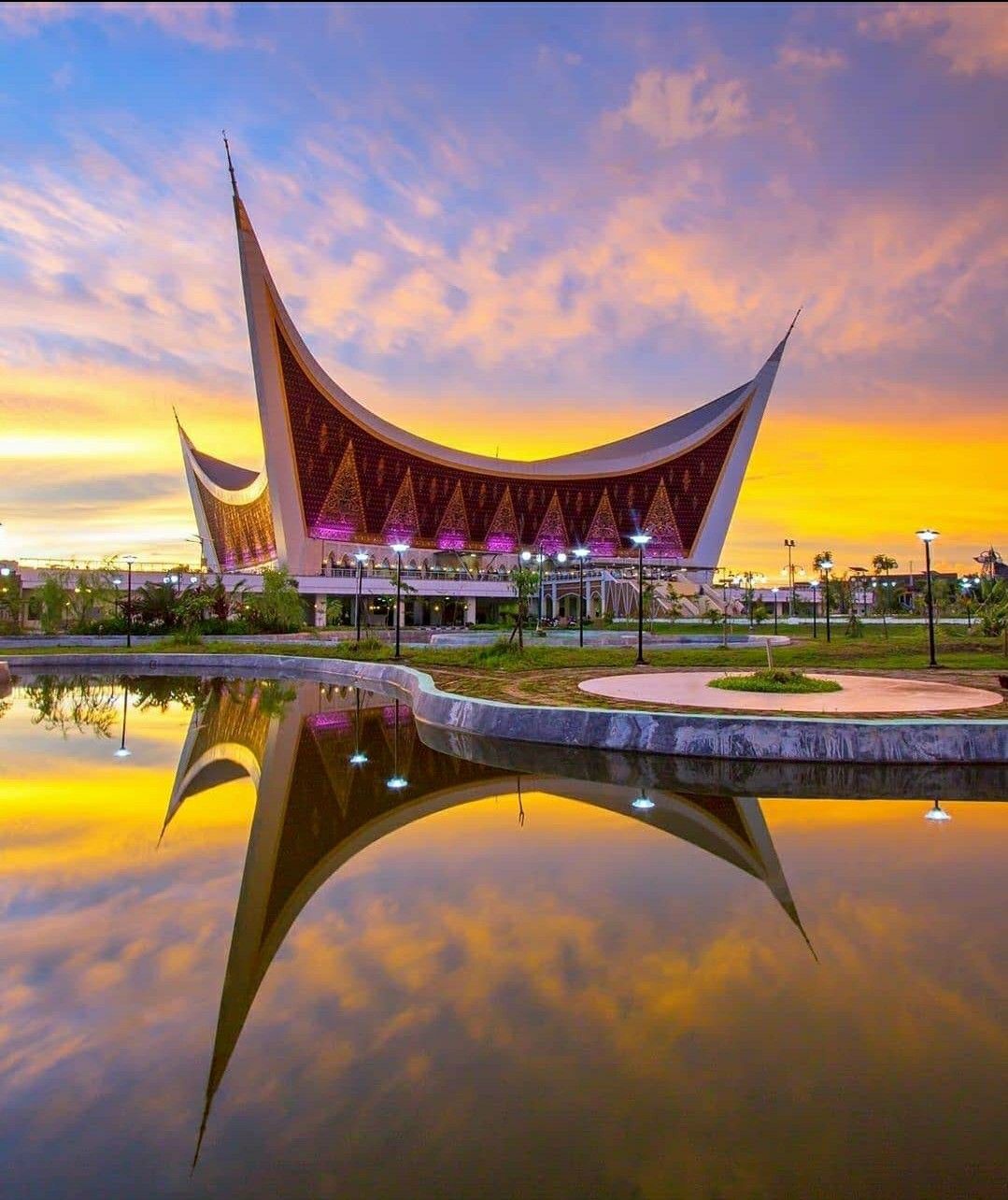 Grand Mosque of West Sumatra, Padang City, Indonesia. Minangkabau, Sumatra barat aesthetic, Padang