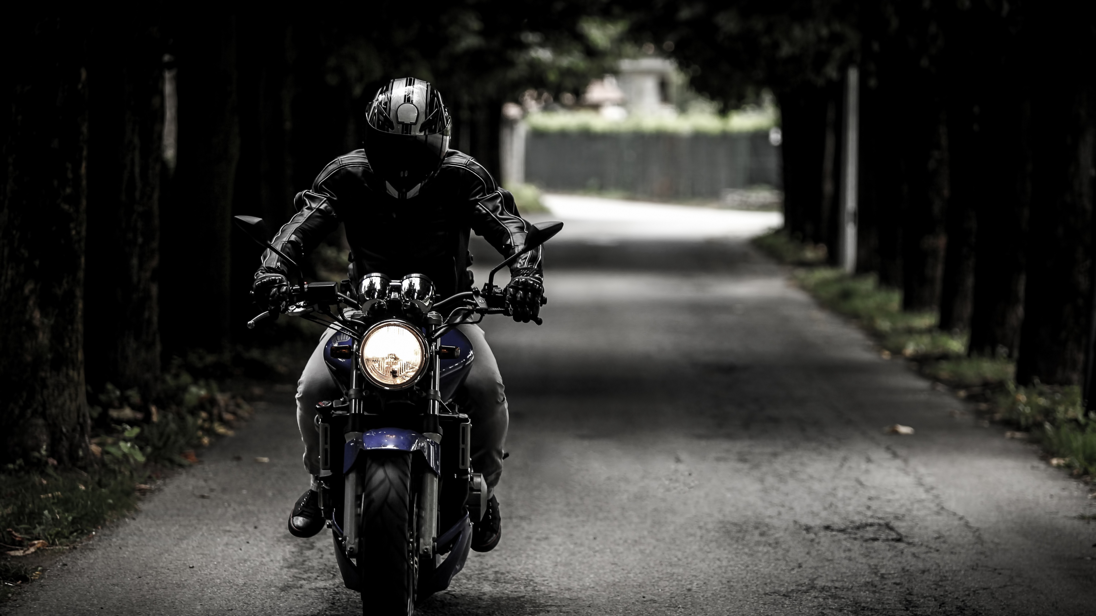 Wallpaper 4k motorcyclist, motorcycle, biker, helmet, movement 4k Wallpaper
