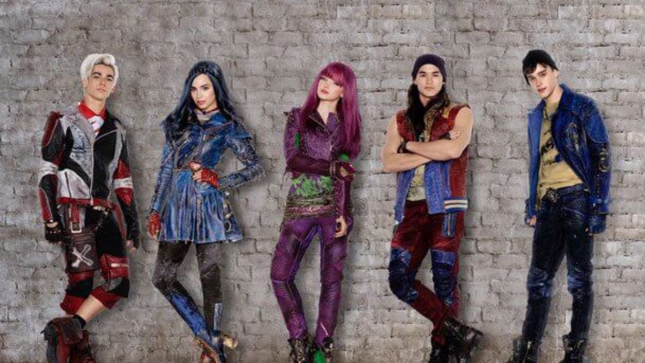 Disney Unveils 'Descendants 2' Cast Photo