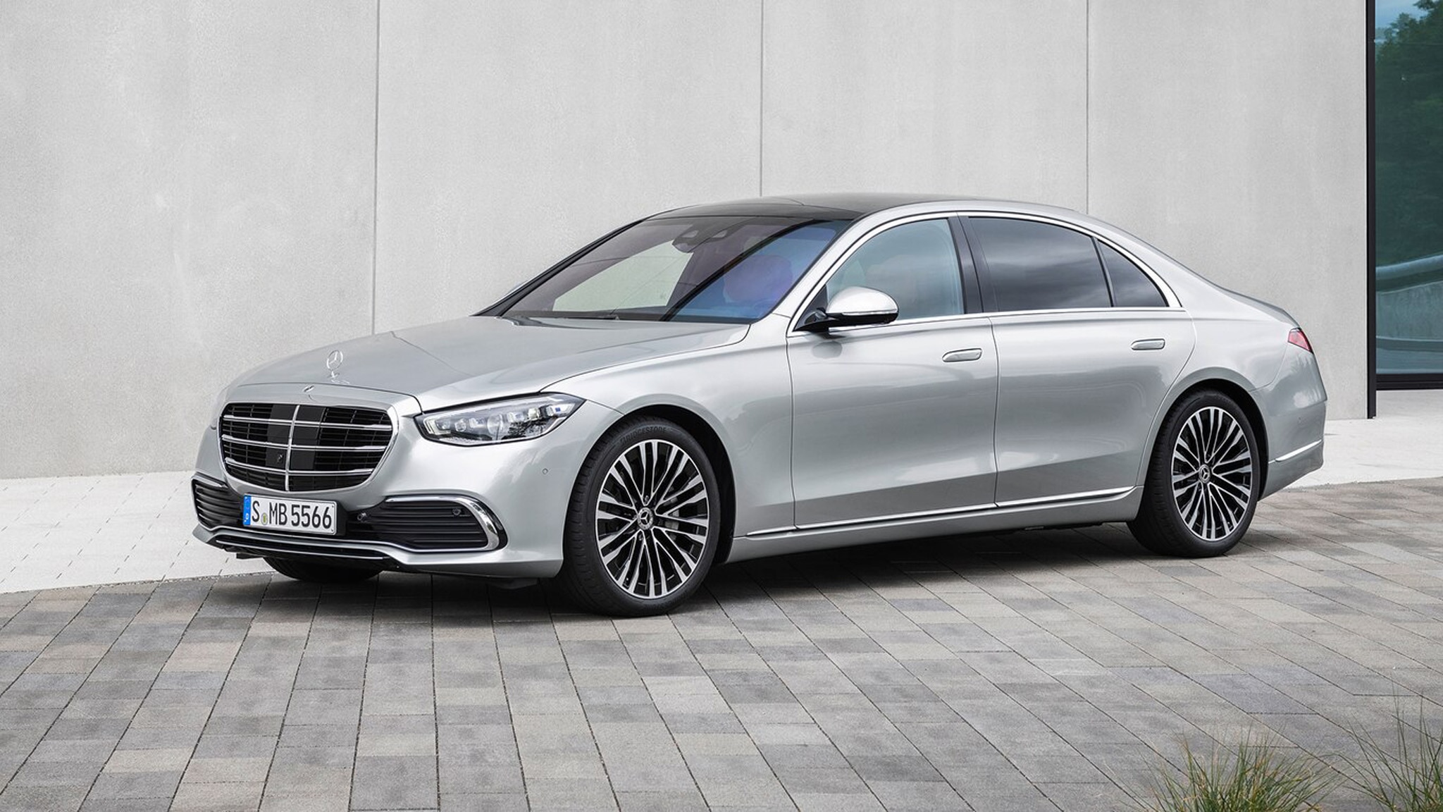 2022 Mercedes Benz S Class Buyer's Guide: Reviews, Specs, Comparisons