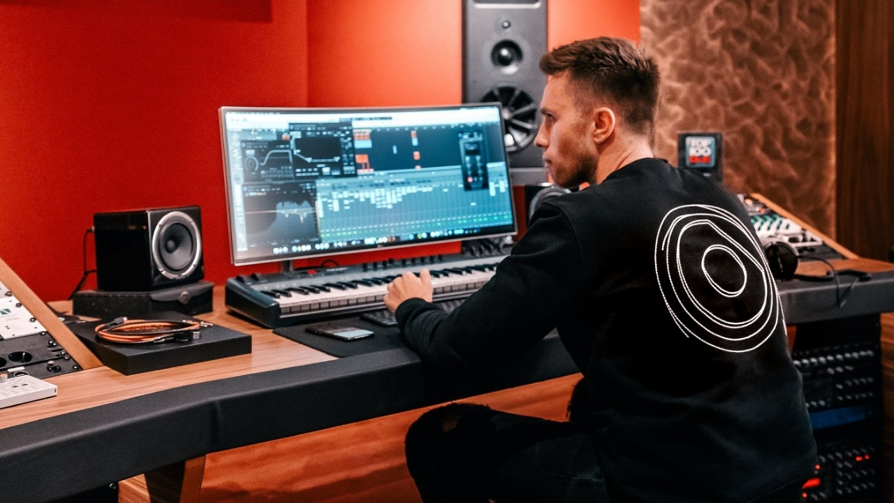 Protocol Recordings Keeps The Miami Music Week Spirit Alive With Brand New Protocol Vibes 2021 5 Track EP. UFO Network. Your EDM Music Source