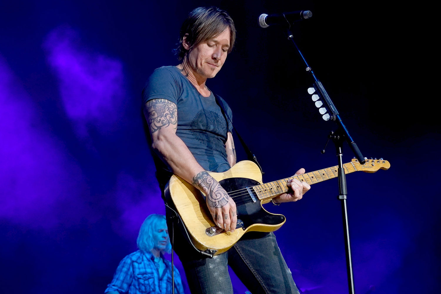 Keith Urban Returns to Stage Thanks to ACM Party for a Cause