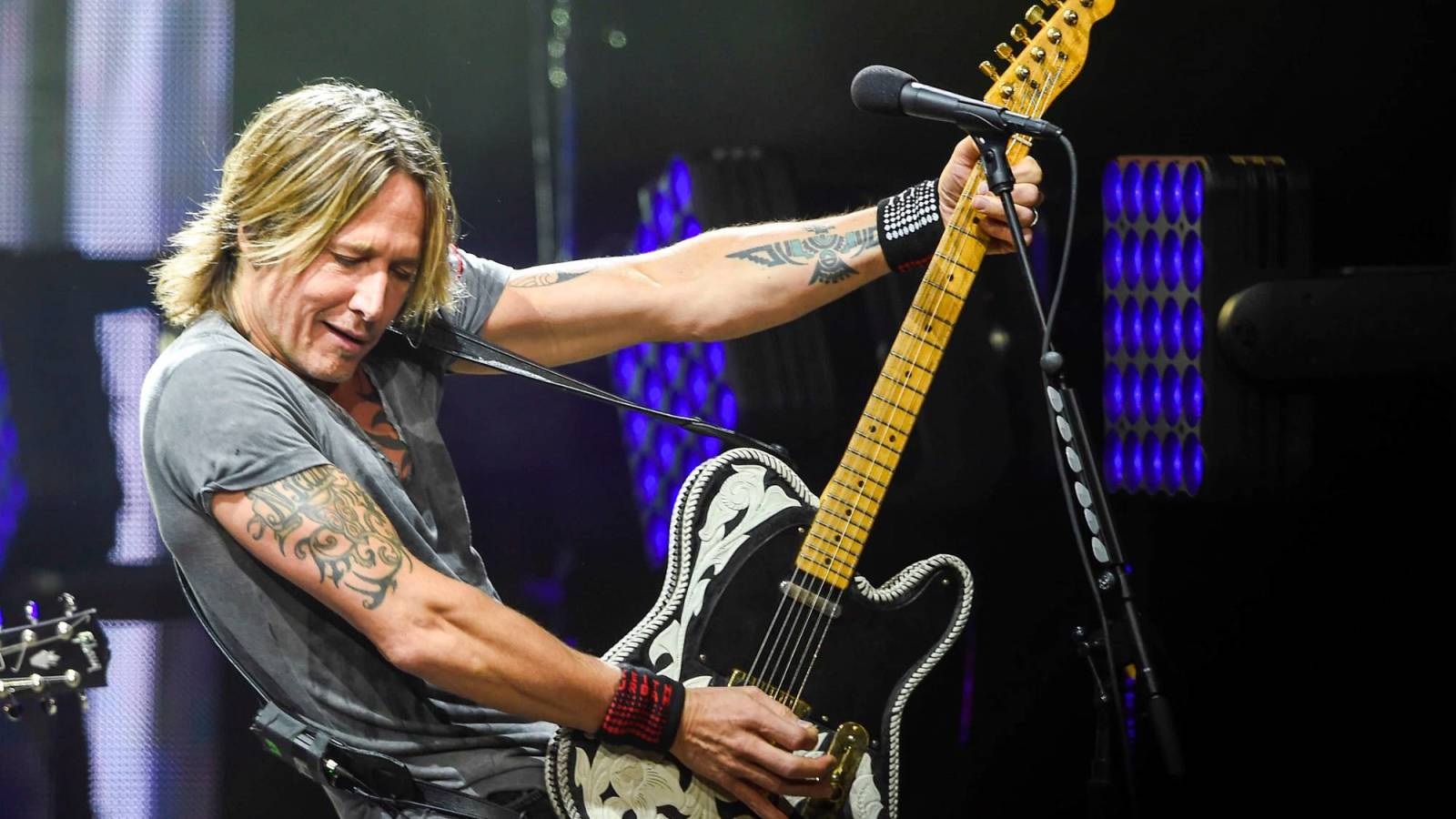 Keith Urban recounts how he landed on Taylor Swift's 'Fearless (Taylor's Version)'