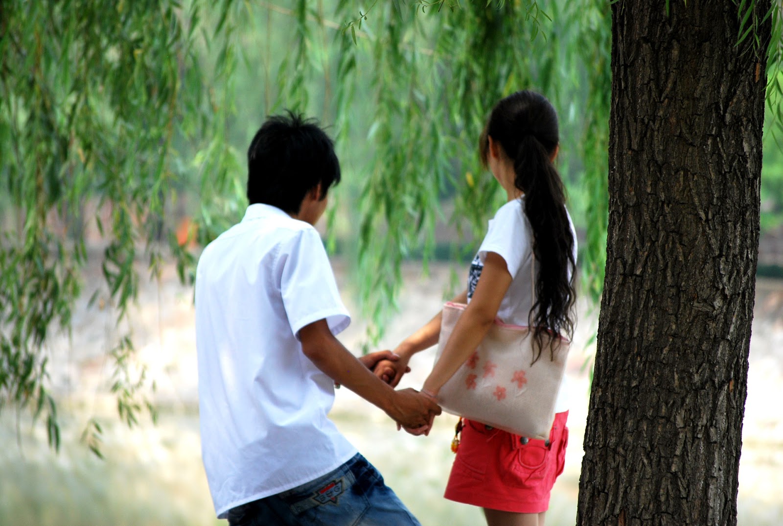 Wallpaper: Couple In Love Wallpaper Cute Couple In Love Wallpaper Couple Kissing Wallpaper Couple Holding Hand Wallpaper