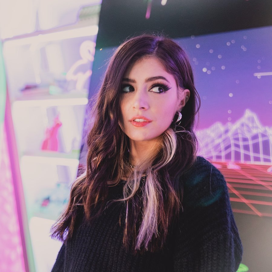 CHRISSY COSTANZA