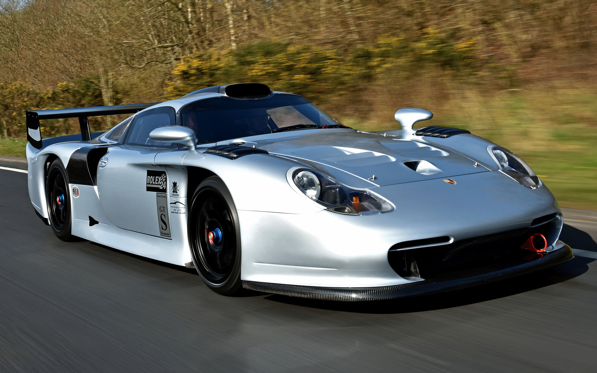Porsche 911 GT1 Evolution and HD Image