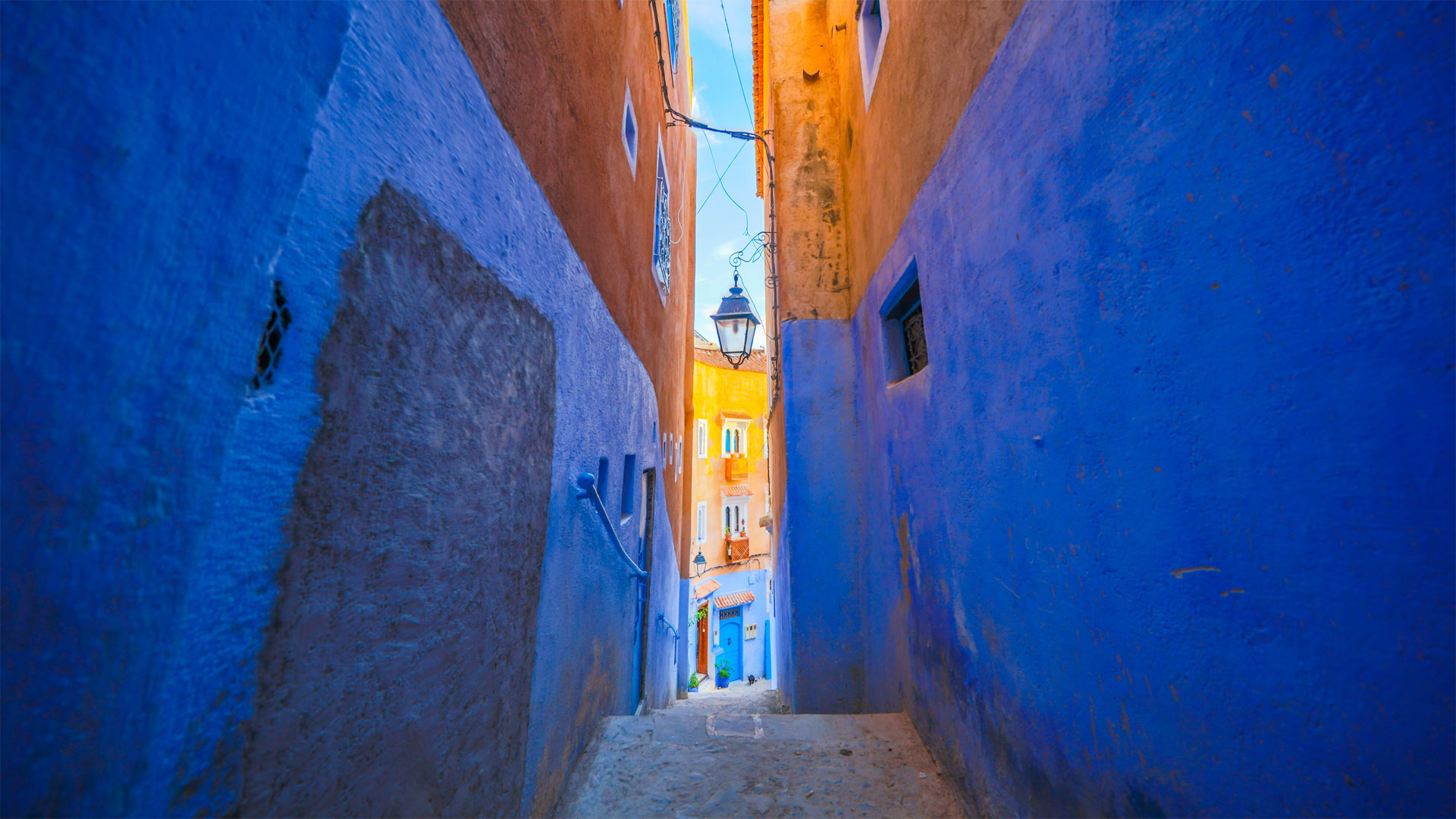 Make your way up a pictureque passageway of Chefchaouen Wallpaper Gallery