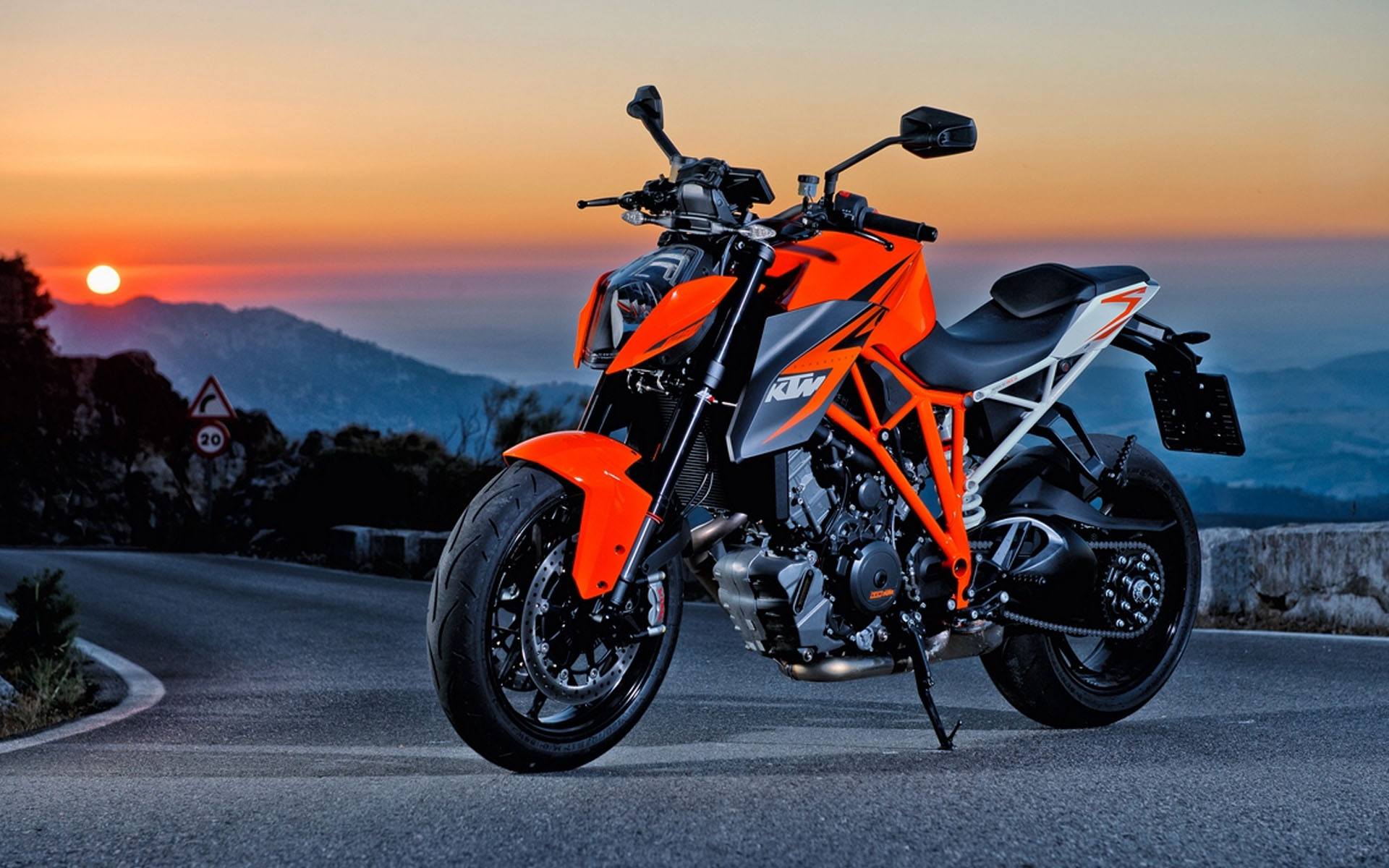 Duke 690 Price In India HD Wallpaper