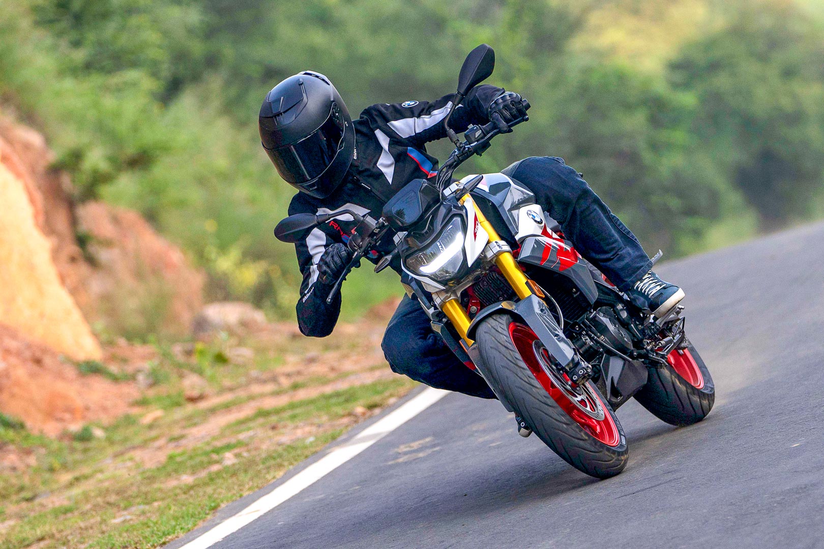 BMW G 310 R First Look (6 Fast Facts + Specs and Photo)