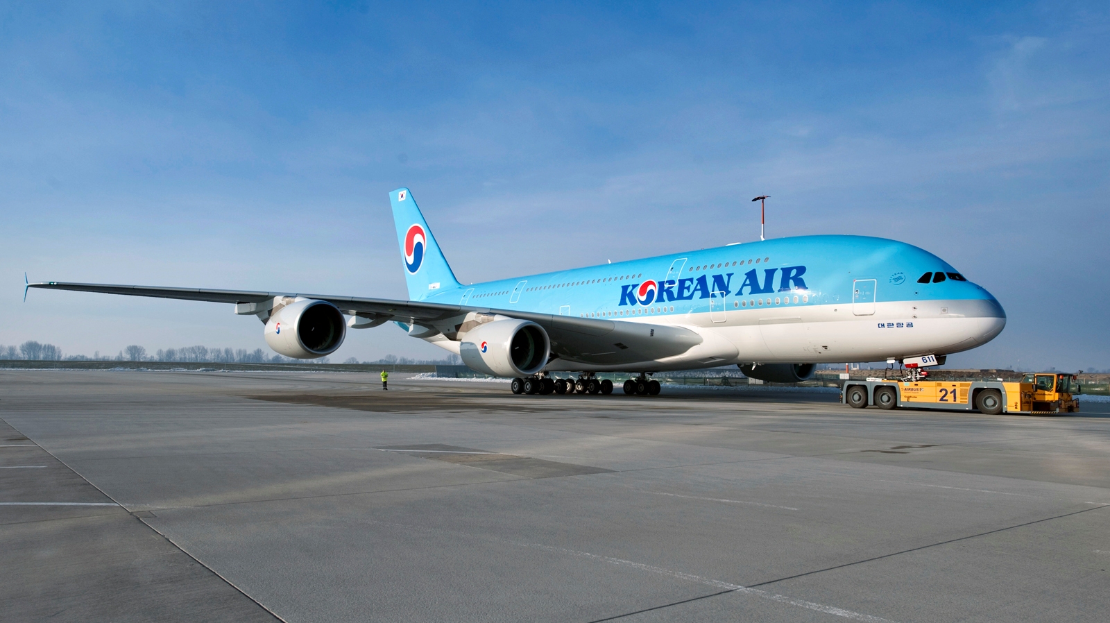 background wallpaper: Super Jumbo Jet Airbus A380 of Korean Air
